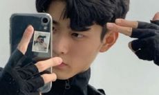 含冷嘲热讽情绪的极具嚣张跋扈的句式展现问题的标题