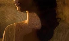 如何在面对挑战时保持坚强、积极而开心的心态?