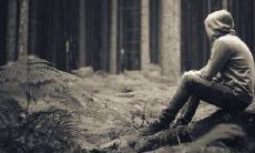 探寻孤独与心痛的深层含义:令人动容的独自言语