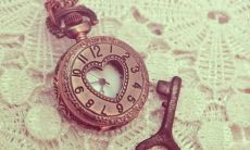 赞美之词铺满的情感调色板上的不快乐短语