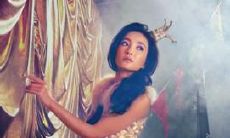 回忆起自己曾经扮演过那场戏剧的主角，深入思考这一经历对个人成长和生活意义的影响