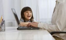 描述妈妈欣喜万分的语句:展现老母满心欢喜的言辞