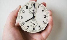 20个关于时间的哲思句子，让你深刻理解时间的珍贵和无常