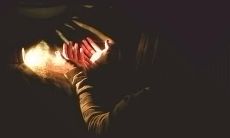 遭受失望的煎熬:在人生旅途中经历挫败、心灰意冷和绝望的痛苦描述