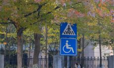 时间面对压力和烦恼,让人不堪忍受的使人疲惫不堪、心力交瘁的语句