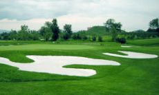 周一雨天问候短信：祝你在阴郁天气中保持高度心情并温馨度过这个特殊的一天！