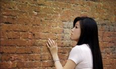 坚持做出正确决策，不要让自己在未来后悔