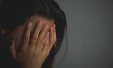 深感失望且心灰意冷,怀着无尽遗憾与落寞之情的人