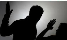 揭露家庭暴力的个人经历在朋友圈上被分享:一段勇敢而真实的文字述说了被虐待和缺乏支持的遭遇