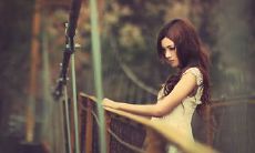 「爱上你让我无尽思念，如此心疼」-- 一个表达想念之痛的句子