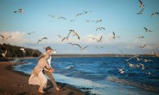 富有幽默感且鼓舞人心的团队口号，旨在振奋士气并提高团队凝聚力