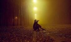 男性感到深度失望并对女性失去信心的痛苦表达