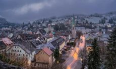 通过使用令人陶醉的令人感动的短语和表情,创造令人难忘的晚安句子,唤起深沉的情感和思考