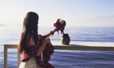 如何用感人的句子安慰朋友在分手时的伤痛情感？