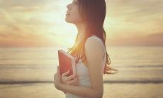 一组令人惊叹的聪明句子,令人振奋的智慧启示,让您的思维迸发出响亮的声音!