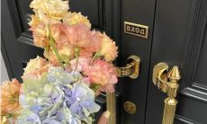 如何在结婚纪念日时发朋友圈,分享你们相爱的历程和感受,让朋友见证你们的幸福生活?