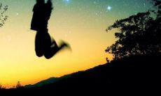 如同受了万箭穿心一般的痛苦：表达内心沉痛的语句