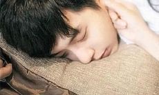 用这些表白句子让男生无法抗拒你的爱情之舟