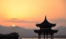 深刻感悟幸福的思维精选,饱含睿智与情感,汇聚着生活的感悟和心灵的启示