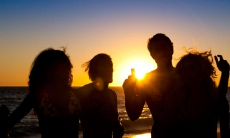 深厚的朋友情谊所营造的不可替代的心灵相通与情感联结