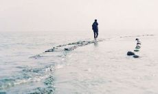 一串让人心痛的泪水与哀伤语句