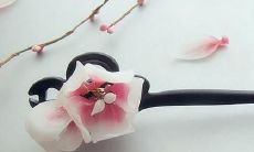 领导感冒后收到员工送去的关心短信：祝领导早日康复，愿您的身体健康、工作顺利！