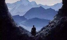 在如今这个充斥着冷漠和背叛的世界,亲情都靠不住的句子已经成为了一种普遍的现象