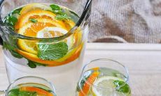 亲人团聚后的感动告别:牵挂不舍的离别之时