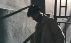 喝酒时产生的心情和情感,糅合在一起形成了令人沉醉的伤感文字