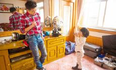 在朋友圈分享亲情句子的最佳选择——抖音!