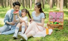 享受有朋友陪伴的生日,带来无尽的欢乐和温馨
