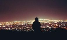 探究孤独的人类智慧:来自名人、文学、哲学和社会科学的经典关于孤独的引言和观点