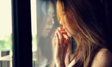 经历了太多疏离感和不被理解的痛楚,用心酸苦涩的语言表达对丈夫的失望