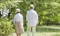 感伤又深刻的亲情探究:倾听那些最富哲理的话语,那些能言善道的短语,抒发内心丰沛多彩的情感