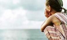 母亲因失望而伤心的话让父亲感到心痛的情境下的表述