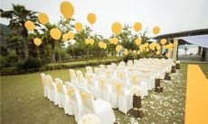 婚礼上使用的闹着玩的红包迎宾语,引人发笑,让场面更具活力!