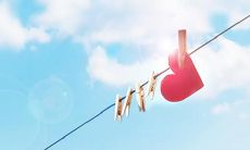 当你把重大的期望寄托于一份友谊时，所得到的却是失望的结局：对友谊深感失望的痛苦之句