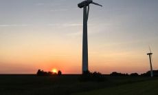 在环境遭受破坏的严重情况下，人类对未来的失望之情难以遏制