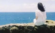 罗曼·罗兰说过的一句引人深思的名言：那些最能压抑自己的人，往往也是最心累的