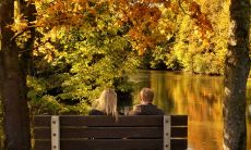 如何在天气转凉时发送更具温度的问候短信?