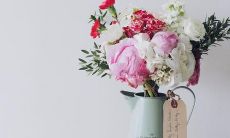 超过一百条朋友圈经典感慨说说，涵盖生活、情感、职场等各个领域，帮助你展现个性与情感，引爆朋友圈话题！