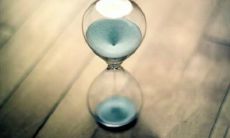 揭示时间哲学的深刻句子——思考人生的无常,洞悉时光的流转与珍惜每一刻的重要性!