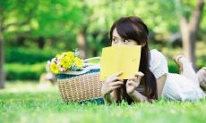 用于表达和承载情绪的话语和句子，如何影响和改变自身的心情和心理状态？