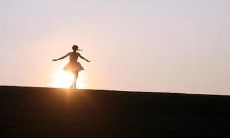 散发着宽广与舒适气息的引人入胜、富含哲理的心灵厚重优美句子