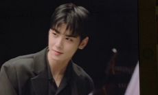 在分手后跨越人生之门,我们的个性签名既深情伤感又坚定洒脱