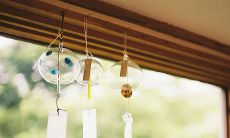 我在工作时感到非常烦躁，让我感到不安并压抑我的心情！