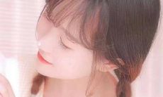 如何通过积极向上的句子表达真挚友情的重要性？