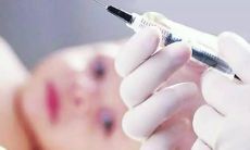 给自己和社区带来健康，应该积极参与新冠疫苗接种并分享朋友圈来呼吁更多人参与，共同抗击疫情