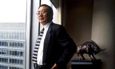 「柳传志就投资话题所说的几句话：如何把一个千万级别的领域，打破到亿级别？我的方法是，一定要找到一个机会点，第一时间抓住并跃进去；也要选择好创业伙伴，毕竟我们是一支球队，不能有人感到不适。」