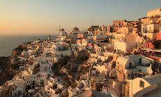 在黑暗的夜里，感到愤怒和不安的言辞